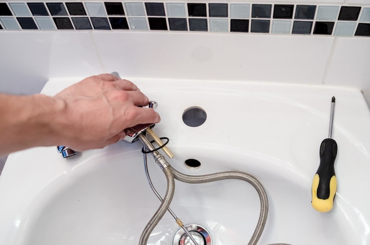 Common Reasons That Can Create Toilet Plumbing Problems