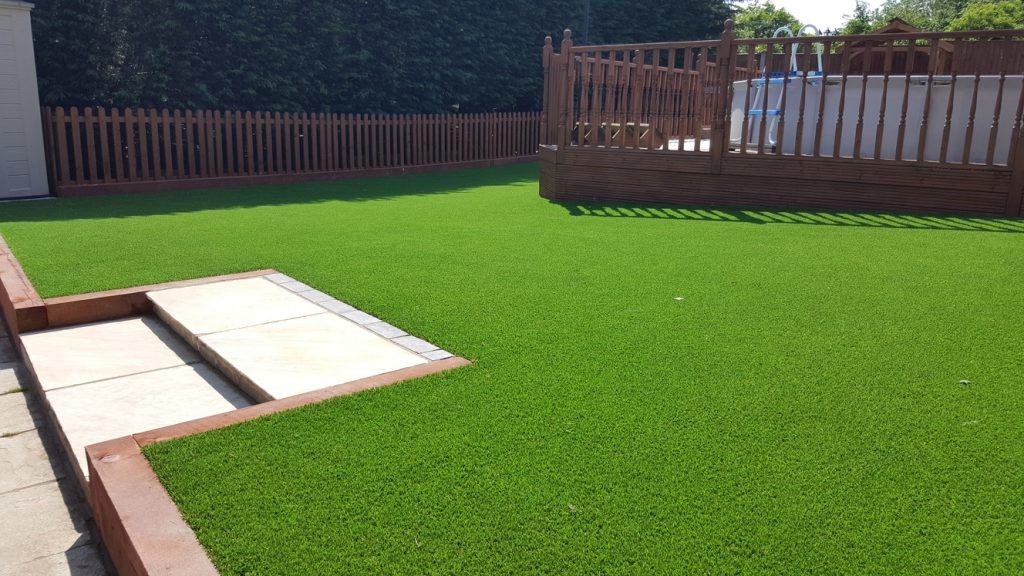 How to choose fake grass?