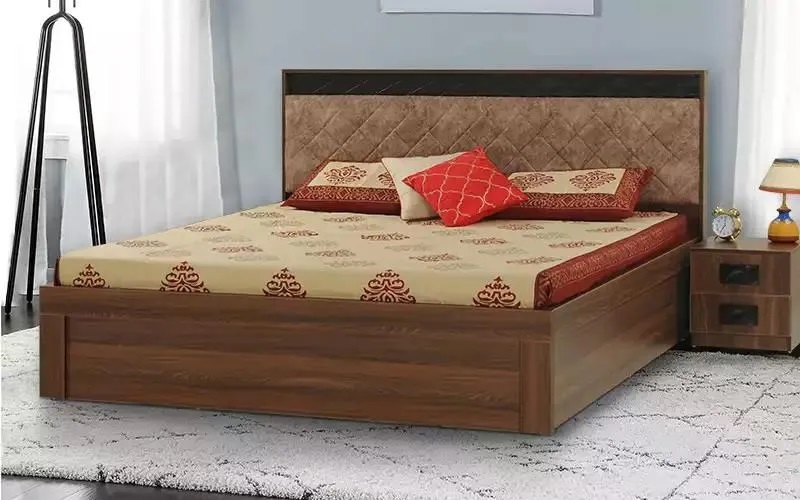 KING SIZE BED: