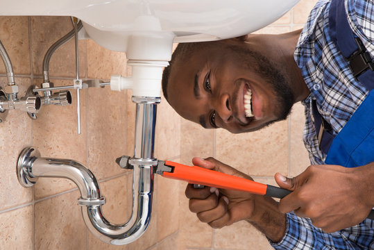 Expert Advice: The Consultation Benefits of Working with Experienced Huntington Beach Plumbers