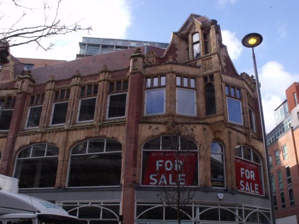 Housing Sales Rise: Proven Strategies for Buyers